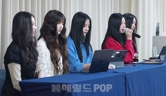 [POP이슈]‘민지·다니엘 출석’ <b>뉴진스</b>, 어도어와 <b>합의 불발</b>..내달 11일...