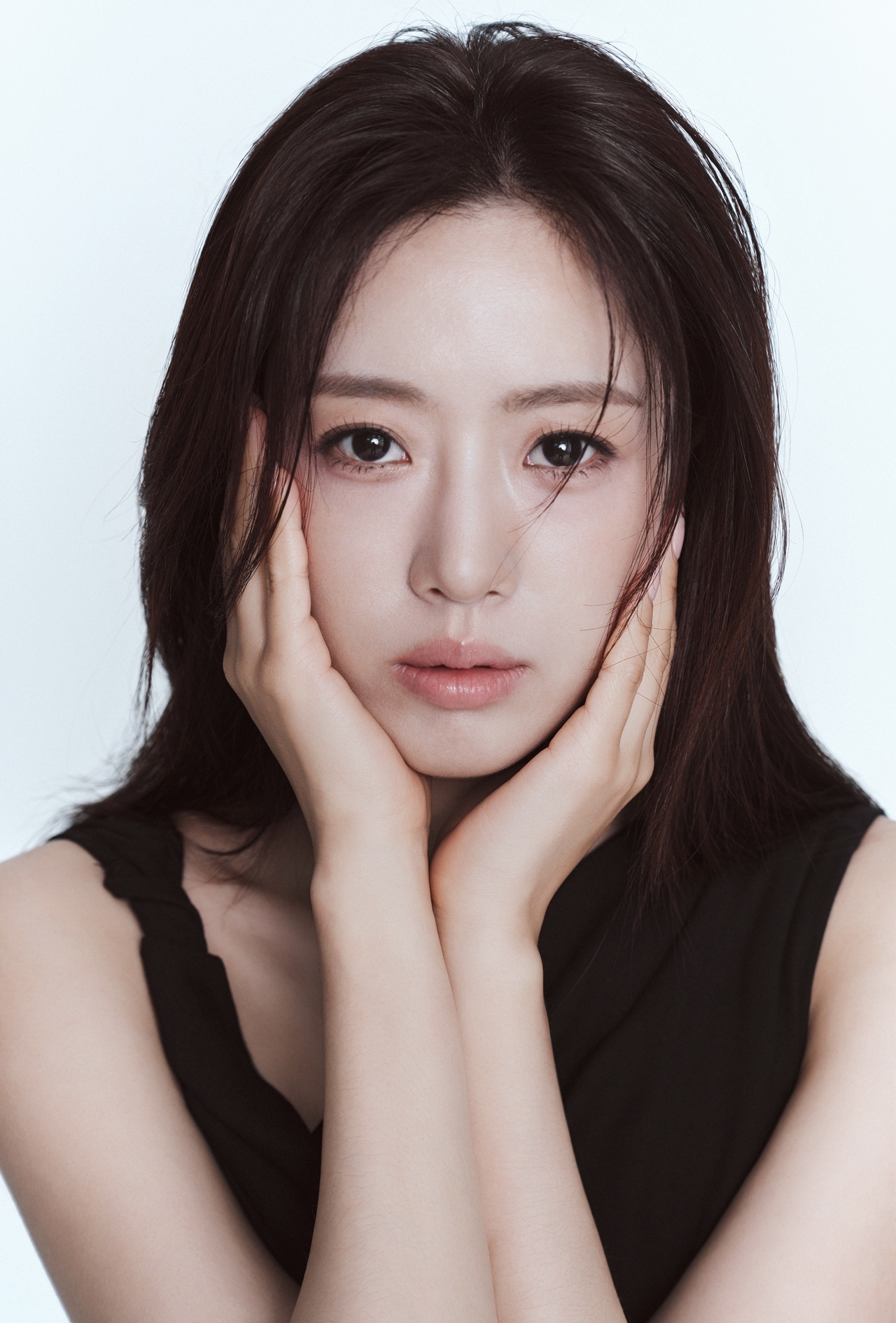 [팝인터뷰②]‘<b>여왕의 집</b>’ <b>함은정</b> “단발 머리, 티아라로 보일까 걱정...
