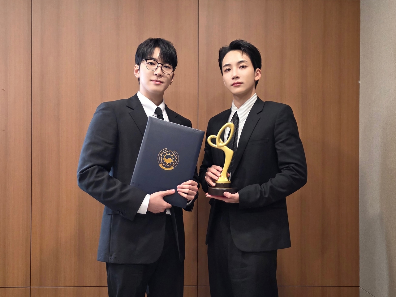 <b>세븐틴</b>, 대한민국 대중문화예술상 ‘<b>대통령 표창</b>’ 수상 “10주년에 받...