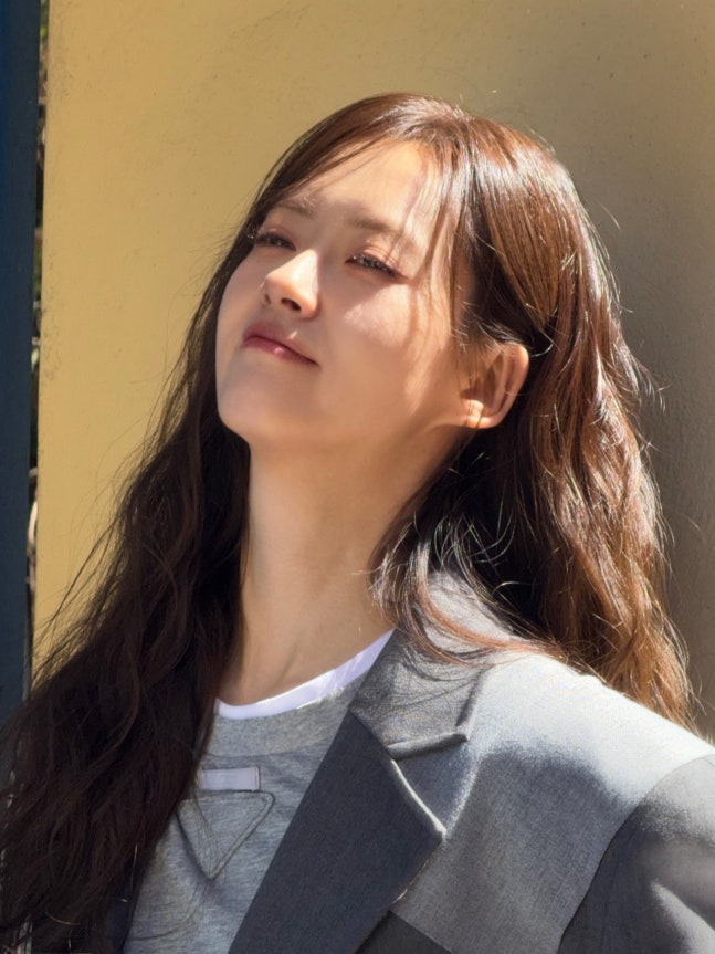 우아하고 아름다운 여신 비주얼의 고아라