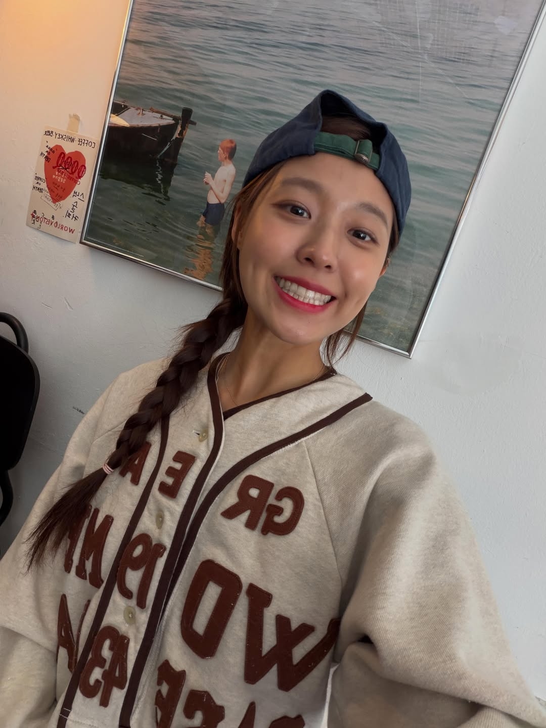 설현, 사랑스러운데 아찔해..큐티+섹시 다 되는 ‘입간판여신’