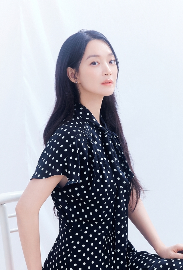 [뮤:터뷰]‘눈동자’ 신민아 “<b>김우빈 시사회</b> 맨앞줄 응원 든든..내가...