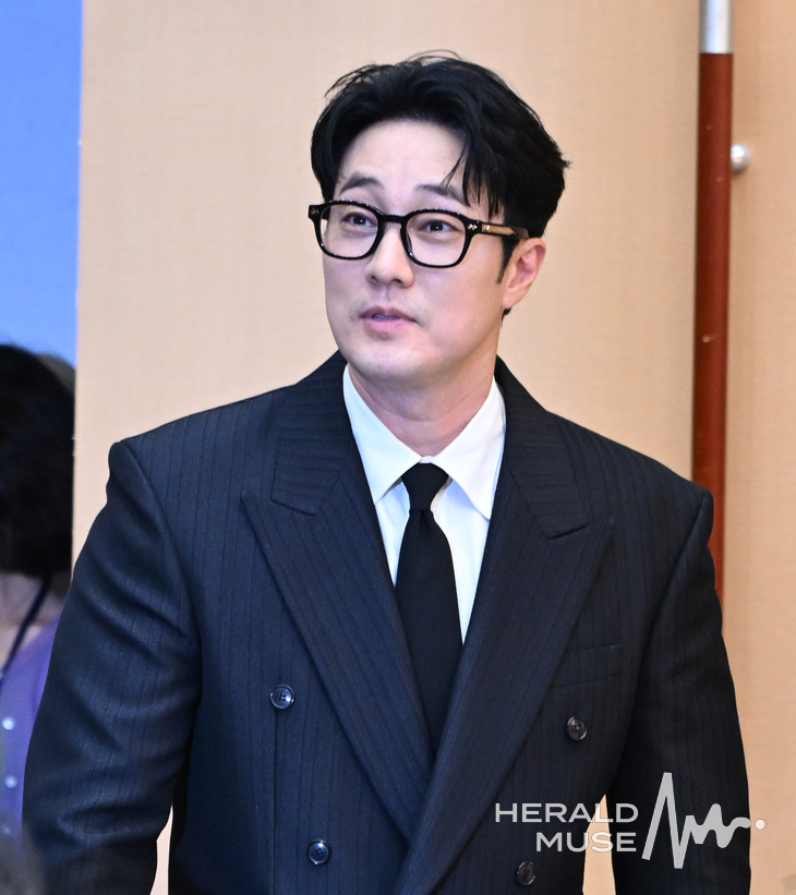‘김부장’ 소지섭 “‘<b>주군의 태양</b>’ 이후 13년만 SBS, 행복하다”