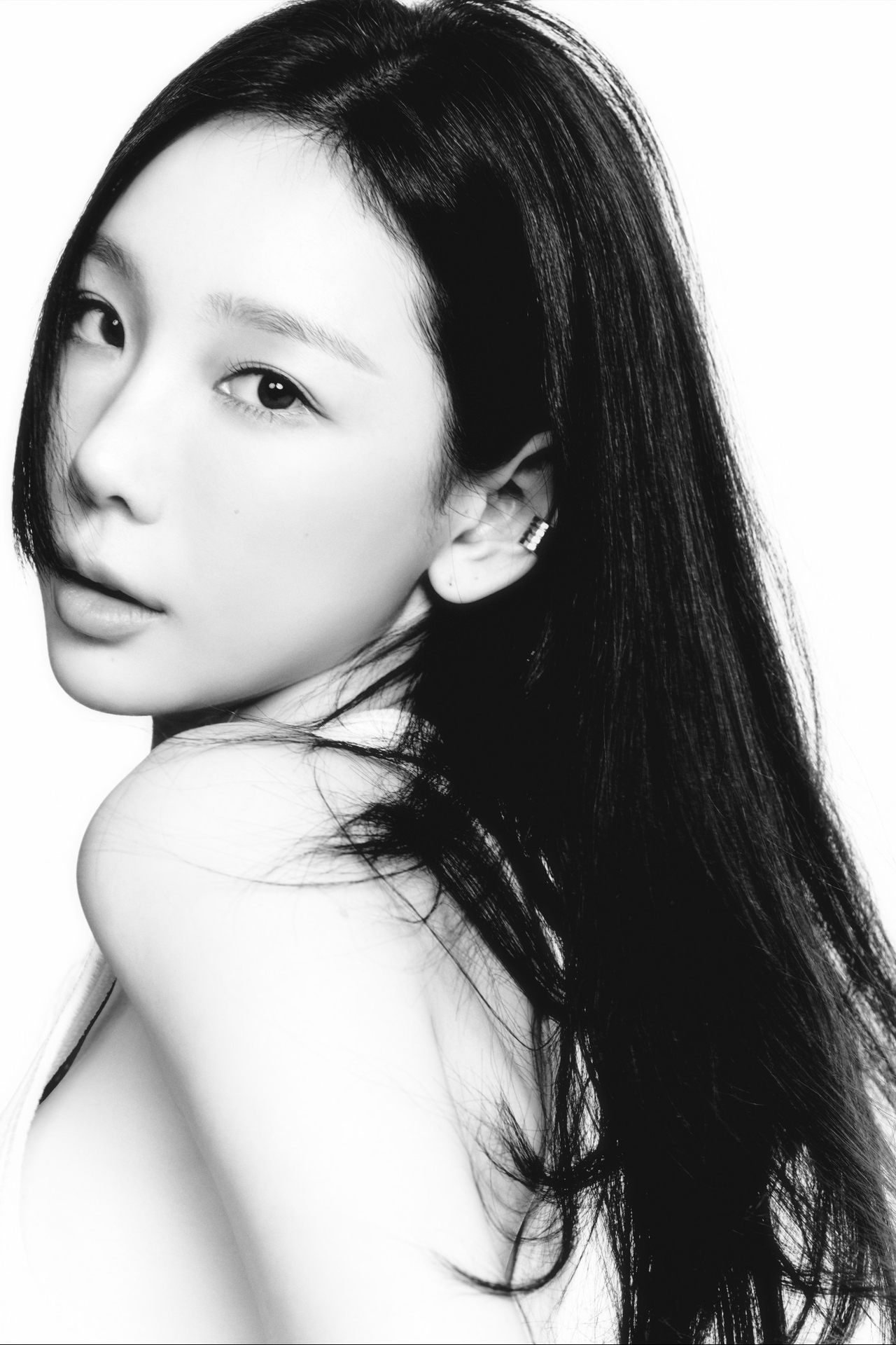 태연 ‘<b>만찬가</b>’ 오늘(29일) 공개..리센느 원이·미나미 MV 출격