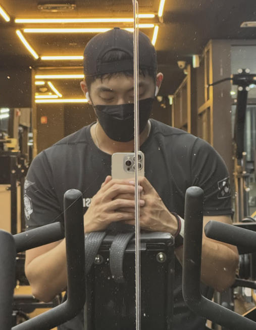 한층 벌크업한 모습으로 사진 공개한 남주혁님