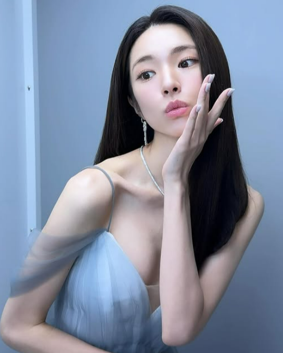 [뮤즈] <b>하영</b>, 이 정도면 다이아수저 “4대째 <b>의사 집안</b>→증조부, 한양...