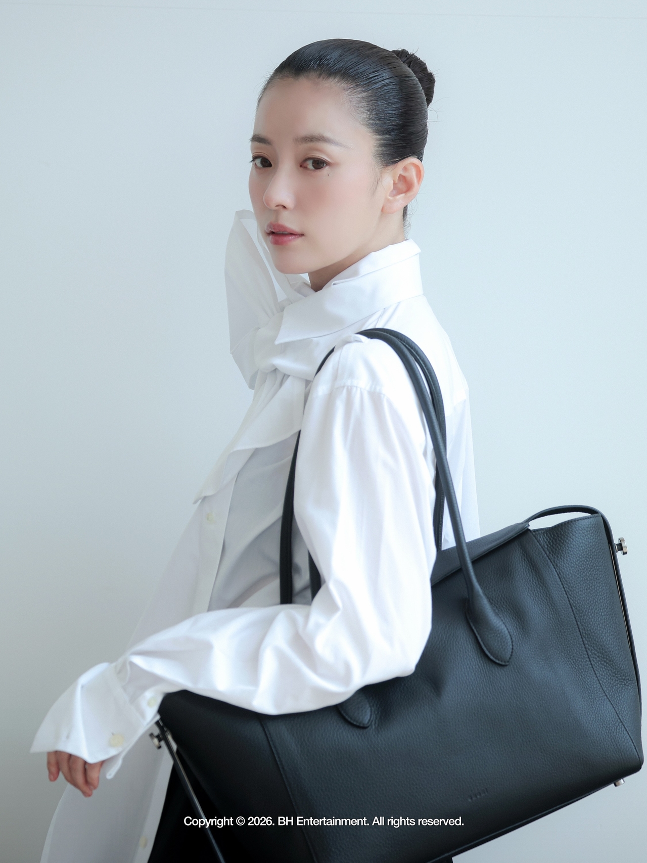 Han Hyo-joo Confirms Moving 2 and MBC Drama Your Ground After W Korea Shoot
