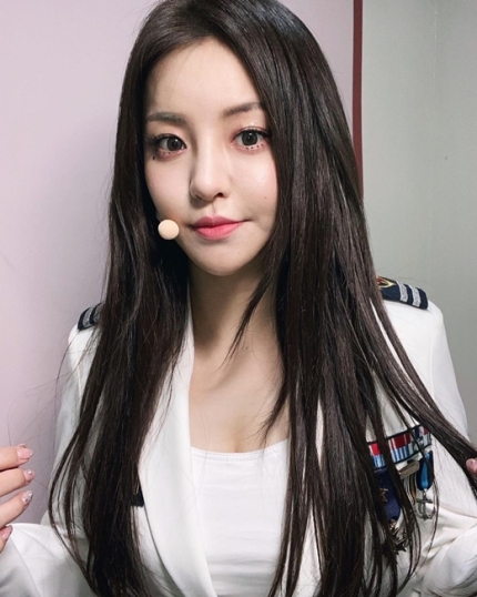 photo of Brave Girls member Yujeong on on the SBS show 'Inkigayo'