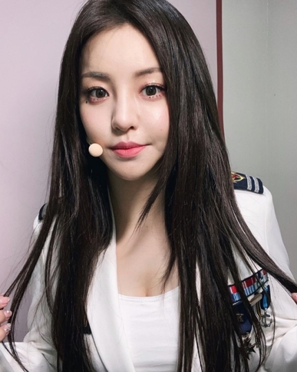 photo of Brave Girls member Yujeong from SBS show 'Inkigayo'