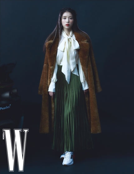 Photo of IU in Gucci's fashion pictorial released in W.Korea April issue