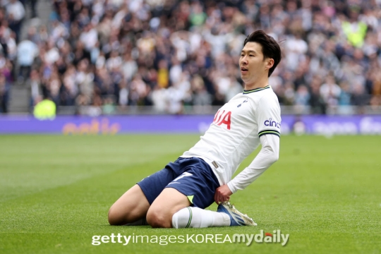 [MD <b>손흥민</b> 1분리뷰] 아시아 <b>히스토리 메이커</b>!...득점왕→EPL 100호골