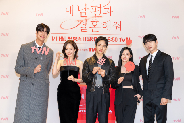 "매일 후회, 정신과 검사…죽기 살기로" 박민영, <b>전남친</b> 논란 1년만 '내...