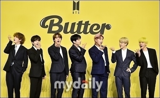 방탄소년단, '최고의 국민가수' 설문 1위…이어 <b>조용필</b>·아이유·임영웅...