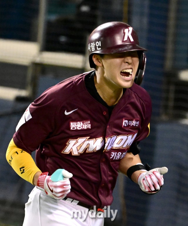 9억팔로 화려한 KBO 입성→제구 이슈로 마음고생→토미 존 수술 대신 타자전향→상무 지원→장재영 잠시만 안녕