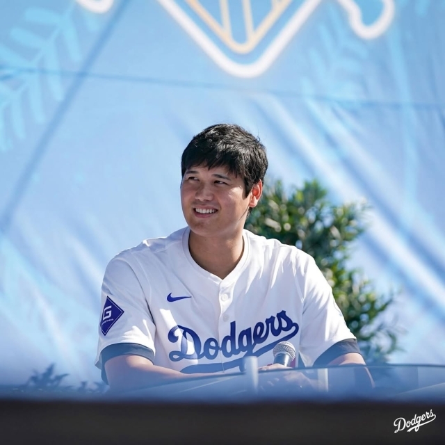 “오타니는 팔꿈치 수술 두 번하면 재기 어렵다는 통념을 거스를까” 다저스와 9년 남았다…이도류 언제까지 할까