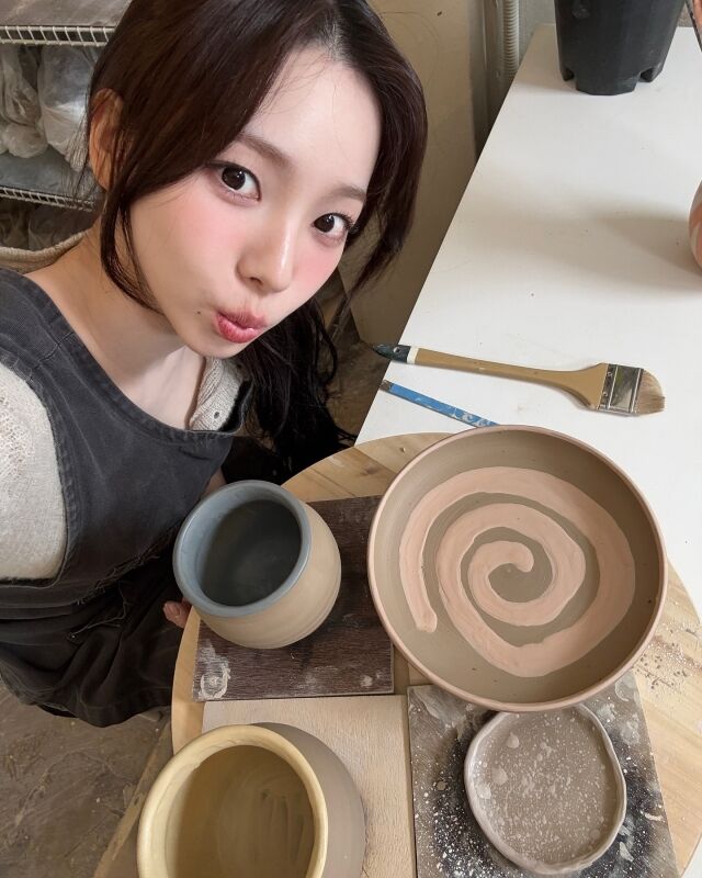 카리나님 인스타에 공개된 직접 빚은 도자기 