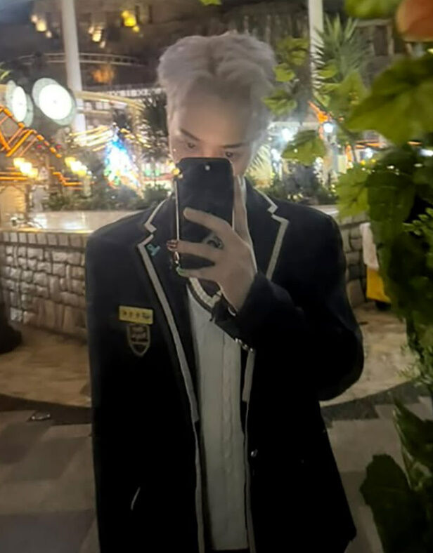 교복 찰떡 어울림 자랑하는 귀여운 지드래곤님