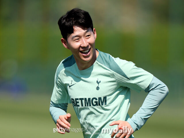 '<b>손흥민</b>의 가치, 어떤 이적료 제안보다 높다'…<b>매각설</b> 반박 '<b>토트넘</b>에서...