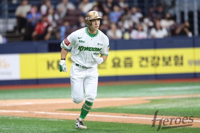'인생경기' <b>임지열 4안타</b> 2타점 2도루+'고별전' 웰스 QS…설종진 대행 첫...