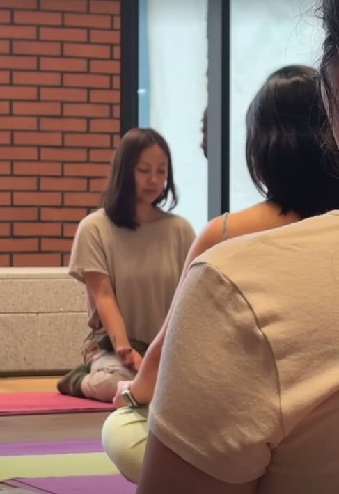 <b>이효리</b>, 서울서 <b>요가원</b> 연다… 안테나 "9월 초 오픈" [공식]