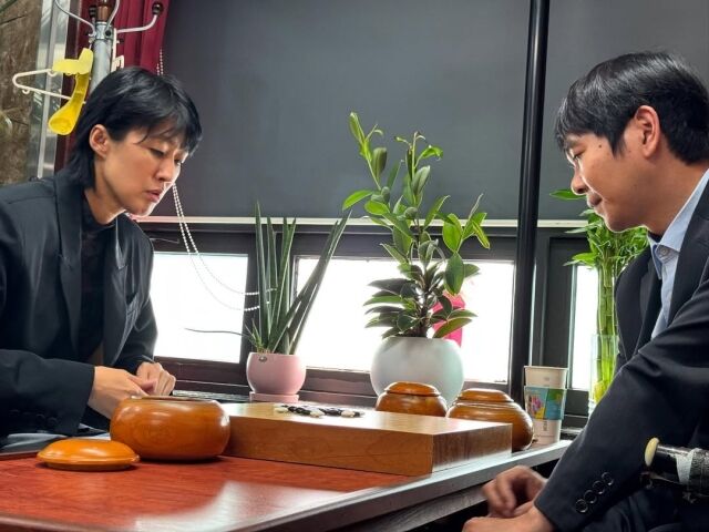 <b>홍진경</b>, <b>이세돌</b>과 '세기의 오목 대결'…승자는 누구?