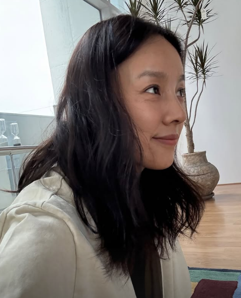 '이상순' <b>이효리</b>, <b>요가원</b> 오픈 후 첫 셀카…"아름다우신 선생님"