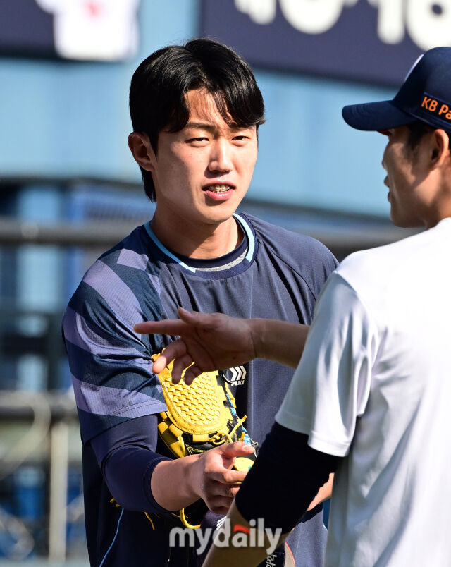 '4연패→5할 붕괴' 위기의 롯데, <b>전민재</b> 전격 콜업→<b>유격수</b>+8번 출격…감...