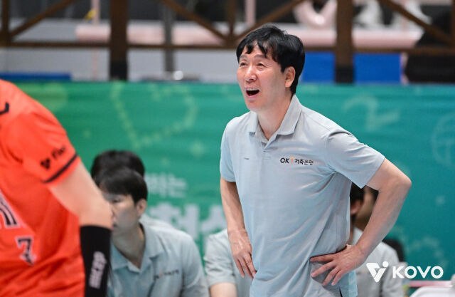 3전 전승 행진이지만 방심은 없다, <b>신영철 감독</b> "<b>도전</b>하는 마음으로 차...
