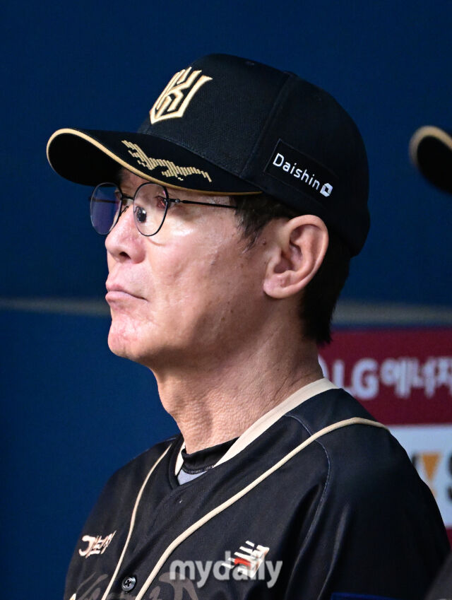'단독 5위' <b>폰세 첫 패배</b> 안긴 KT, 이강철 감독 "고영표 정말 좋은 투구...
