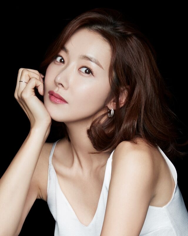 '어느새 세 번째' 두산 찐팬 <b>소이현</b>, 25일 잠실 한화전 <b>승리 기원 시구</b> ...