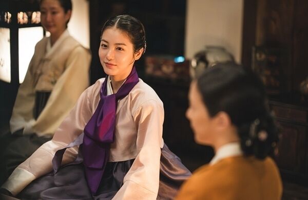 <b>신예은</b>, 이번엔 사극이다…'<b>탁류</b>' 오늘(26일) <b>첫 공개</b>