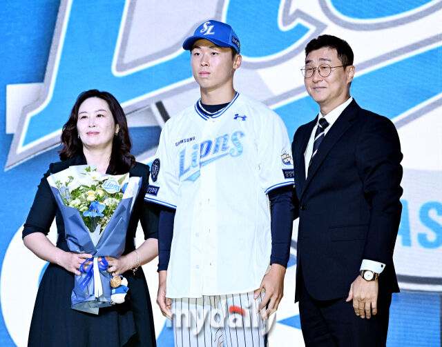 '1R <b>이호범</b> 2억 5천만원' <b>삼성</b>, 2026 신인 전원과 <b>계약</b> 완료
