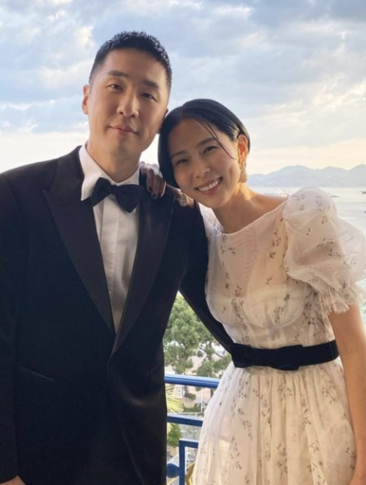 <b>김나영</b>, <b>마이큐</b>와 <b>재혼 발표</b> 하루만 돌연 영상 삭제