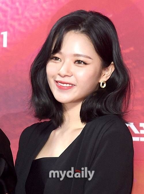 트와이스 <b>정연</b>, <b>건강 문제</b> 불거졌다…"필리핀 공연 불참" [공식입장]