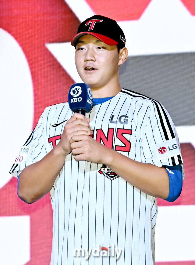 [공식발표] "유연성-탄력성 좋은 <b>투수</b>" <b>양우진</b>, 2억 5000만원에 도장! LG...