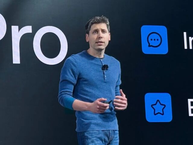 지난 6일(현지 시각) 미 샌프란시스코 포트메이슨에서 열린 오픈AI '데브데이2025' 행사에서 샘 올트먼 오픈AI CEO가 연설하고 있다. /게티 이미지