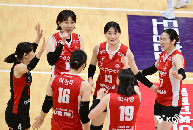 올해는 진짜 다르다! <b>페퍼저축은행</b>, 외국인 선수 없이도 우승후보 한국...