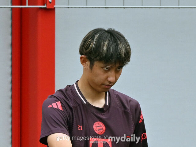 바이에른 뮌헨에서 8개월 동안 사라진 일본 수비수, '<b>김민재</b> 대신 센터...