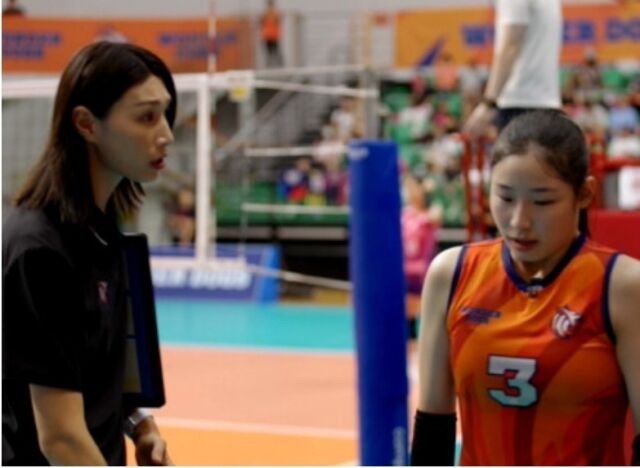 <b>김연경</b>, 친정팀 흥국생명과 경기서 <b>분노 폭발</b>…"미친 거 아냐" [신인감독...