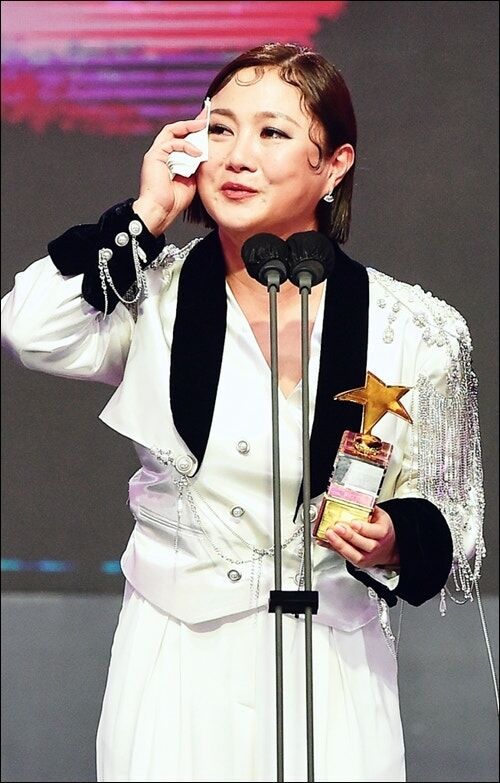 박나래 전혀 몰라… "전 매니저, 퇴사 후 개인 법인 파악"[MD이슈]