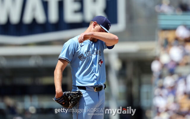 'KIA서 5억 받았는데...' 연봉 64억 대박에도 불만 폭발, 연봉 조정 싸움서 끝내 졌다