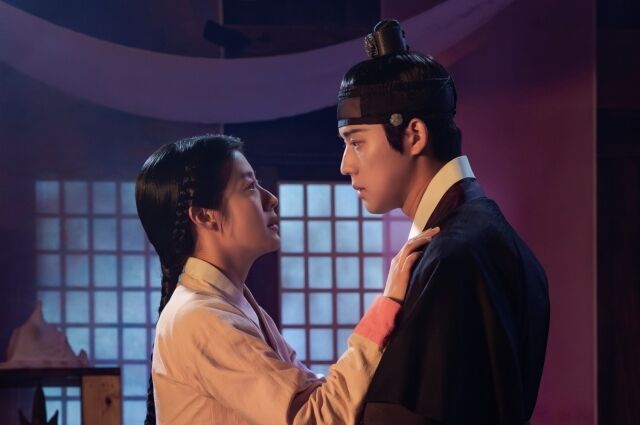 《恩愛的盜賊大人》洪恩祖與李烈再掀吻戲熱度 劇情亮點曝光