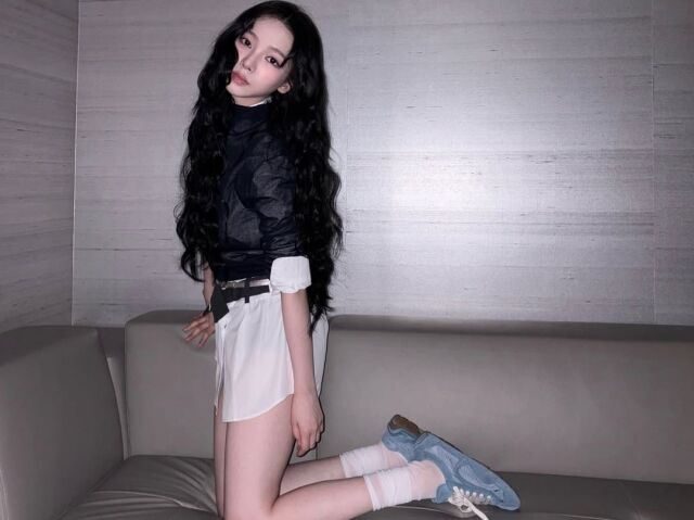 可愛くて完璧になる美貌のカリナ様です