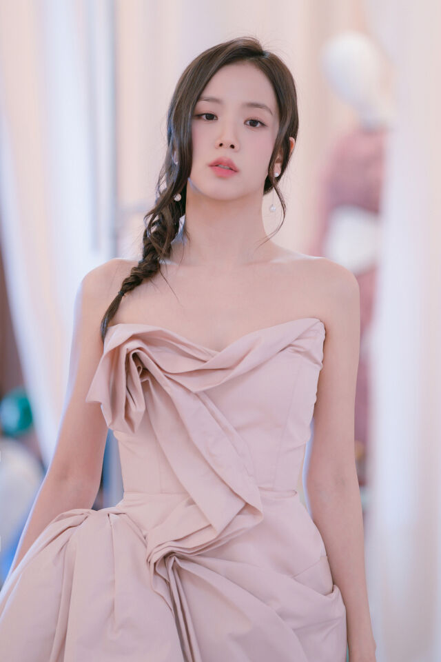 BLACKPINK Jisoo in 'Monthly Boyfriend' still cut with Seo In Guk