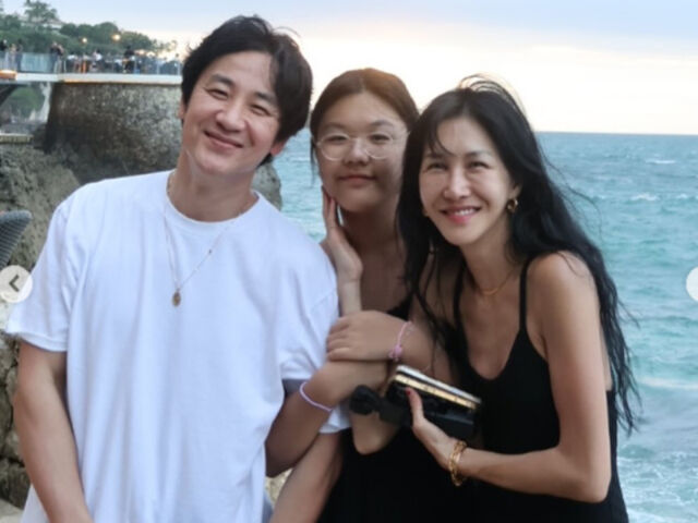 '엄태웅♥' 윤혜진 딸, 널뛰는 환율에 달러로 용돈 받아 "두둑해"