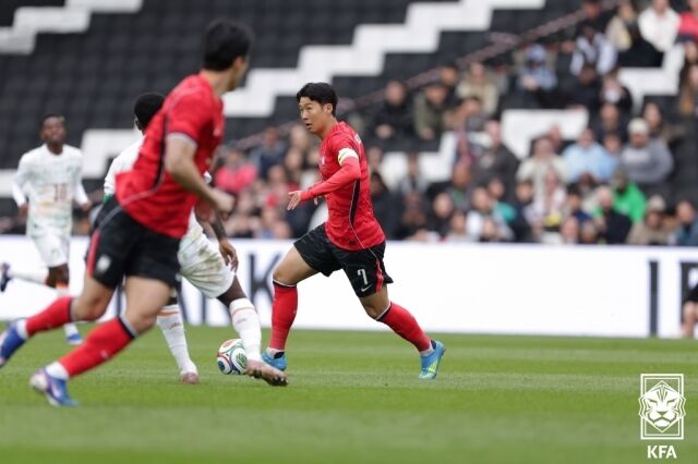 '손흥민 멀티골' <b>홍명보호</b>, 트리니다드 토바고전 2-0 리드하며 전반 마...