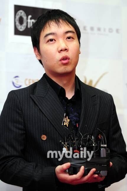 <b>황현희</b>, 10일 <b>부친상</b>…슬픔 속 빈소 지켜