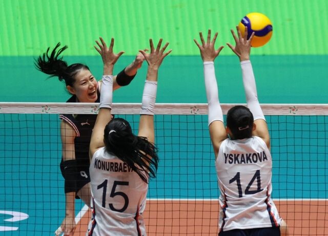 왼손잡이 아포짓 나현수 날았다! 세계랭킹 37위 한국, 호주 3-0으로 꺾고...