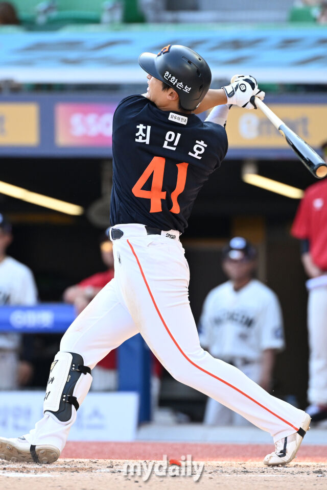 [MD포토] <b>최인호</b> '짜릿한 선제 투런포'
