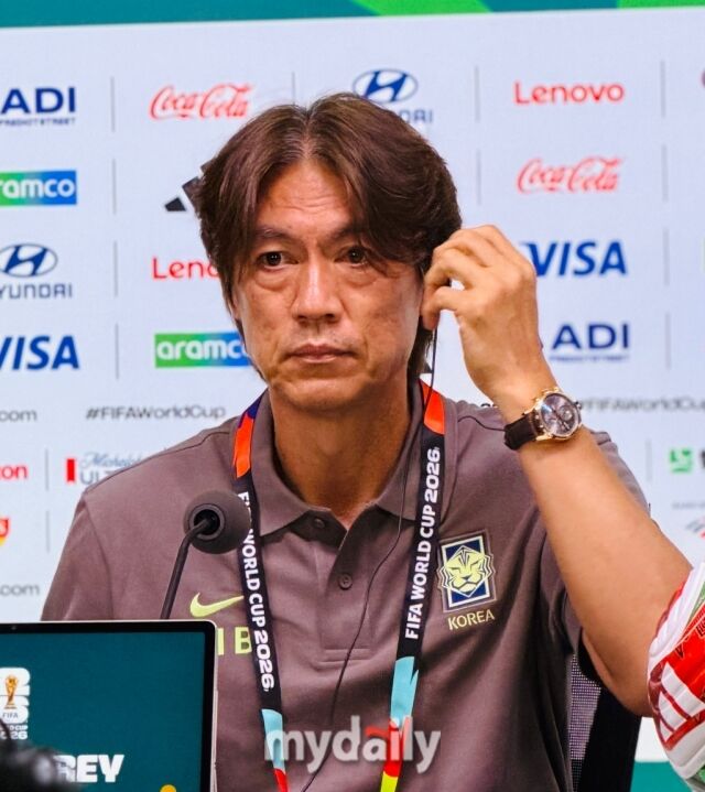 [속보] "가족 향한 협박 있었기에 가정을 지키러 미국으로 갔다.청문회에서 모든 질문에 답할 것" 홍명보 감독, 재단 통해 입장 발표 (전문)